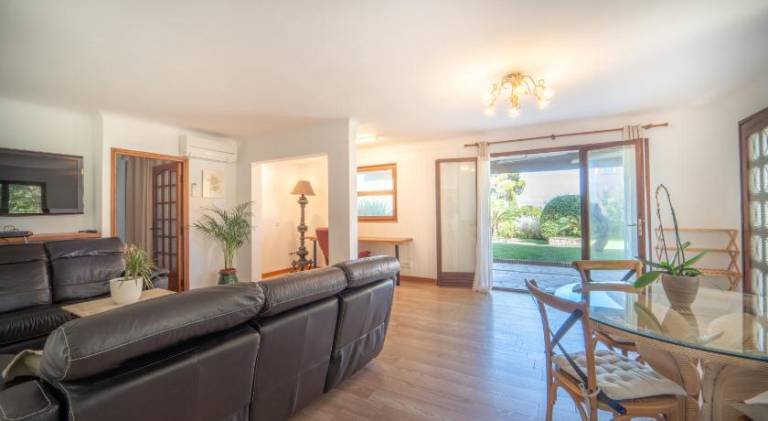 Villa with pool & hot tub | Pets are welcome — photo 2