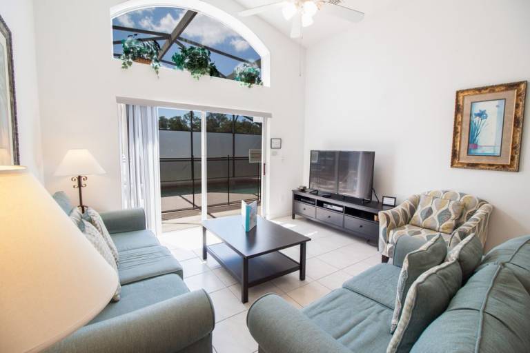 Spacious 4BR home in Kissimmee, perfect for family getaways! — photo 2
