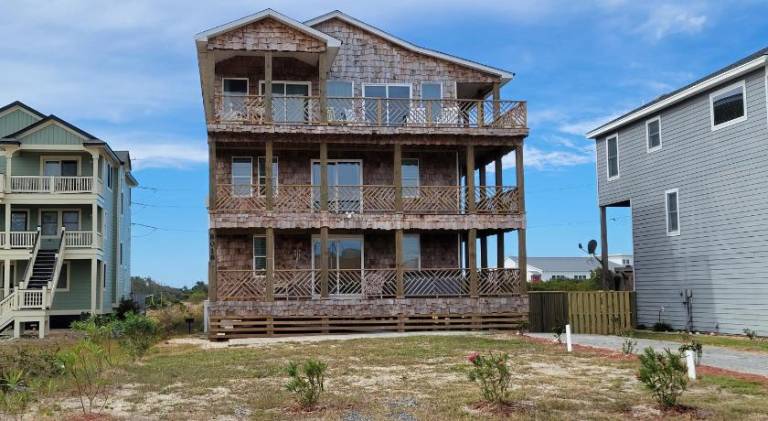 8018 Beach Rd, Semi-Oceanfront, Pool/Hot Tub in Nags Head, NC