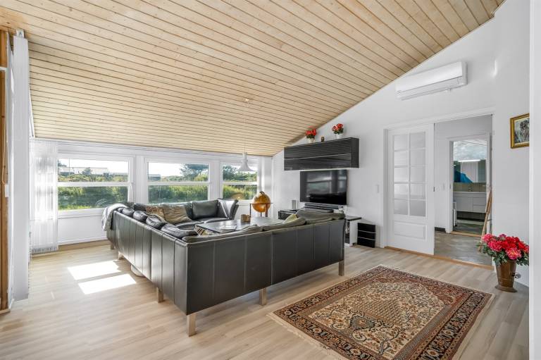 House with barbecue, sauna & terrace — photo 2