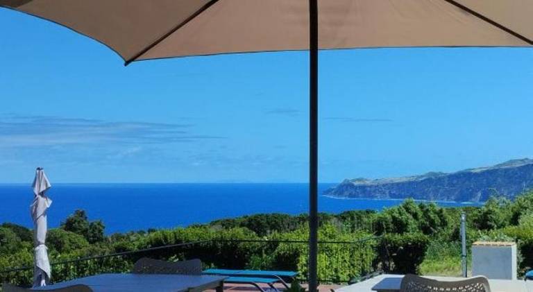 Refugio dos Capelinhos Villa e Suites