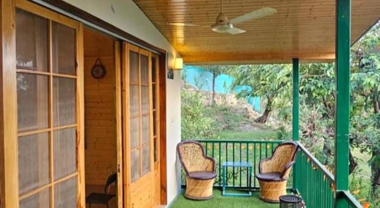 Chalet with hot tub, barbeque & yard | Good for workation | Dogs allowed — photo 4