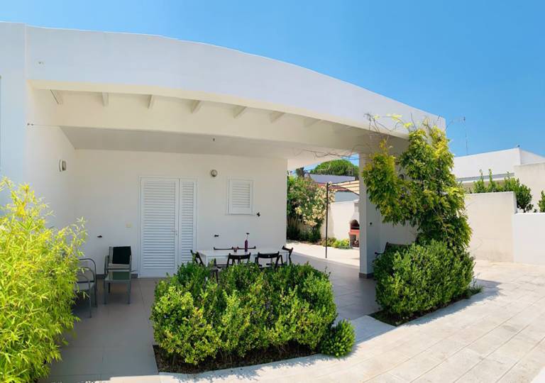 Villa with grill & garden — photo 2