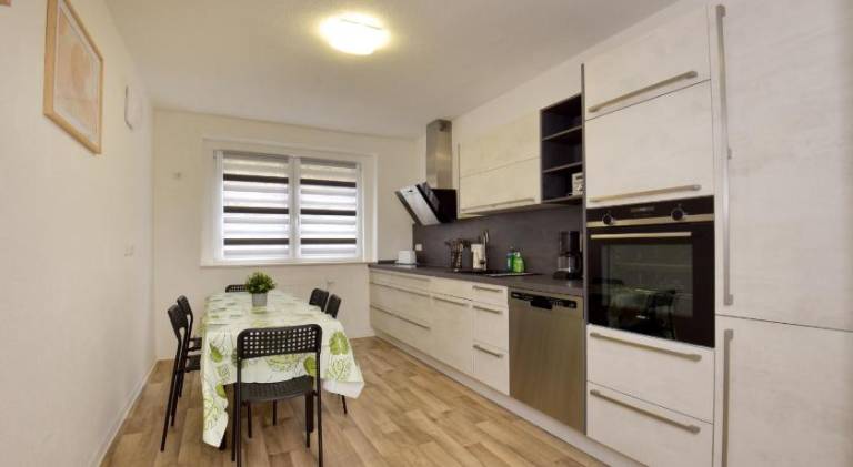 Holiday apartment with 2 rooms for 6 persons — photo 3