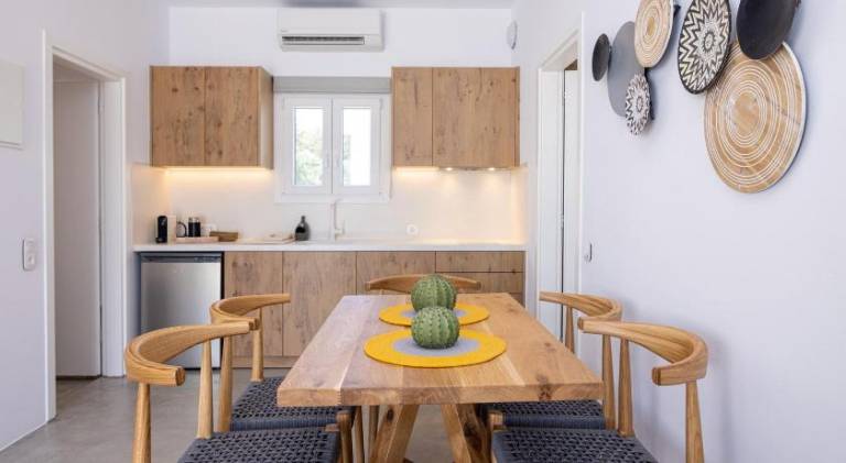 Serviced apartment with jacuzzi, garden & terrace — photo 5