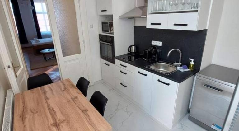 Serviced apartment | Near Prague astronomical clock — photo 4