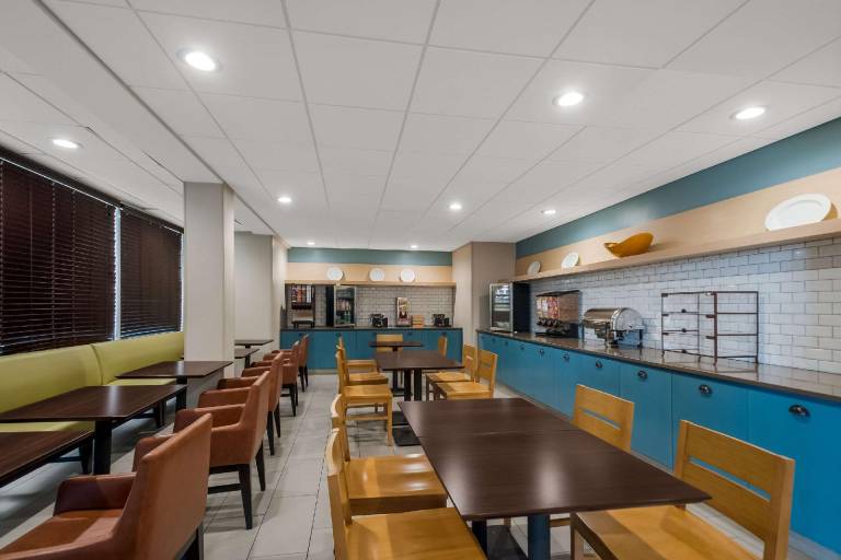 Country Inn & Suites by Radisson, Fredericksburg South (I-95), VA — photo 4