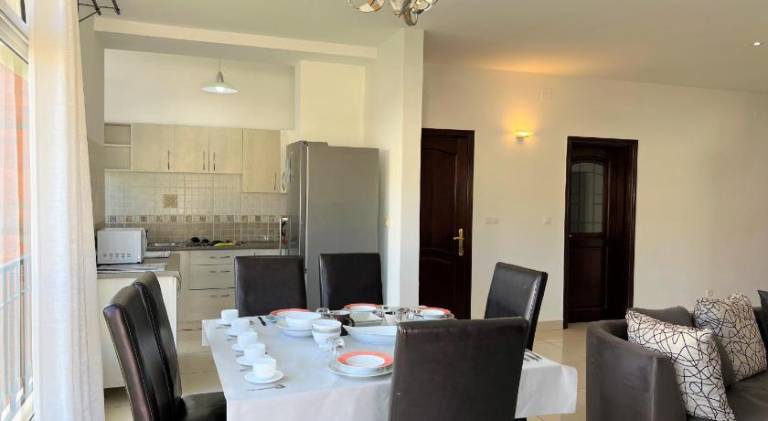Rental apartment with pool, garden & terrace — photo 3