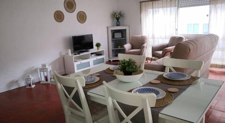 Rental apartment with 1 room for 4 persons in Almada