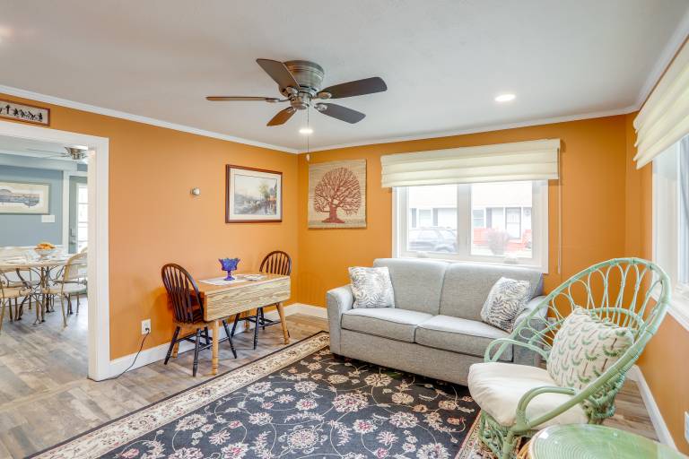 1 Block to Beach: Home w/ Hot Tub in Port Clinton! — photo 5