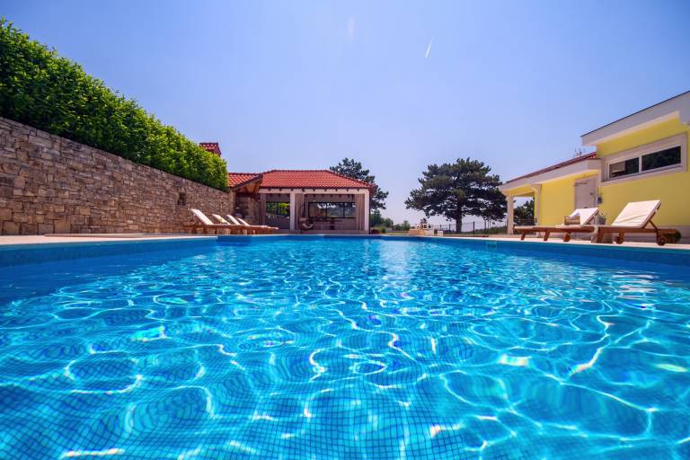 Child-friendly villa with BBQ, yard & terrace | Mountain view | Pets are welcome — photo 4