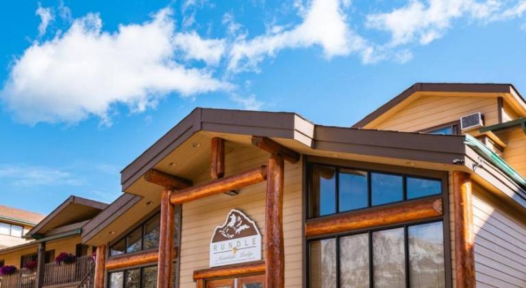 Rundle Mountain Lodge in Canmore, AB