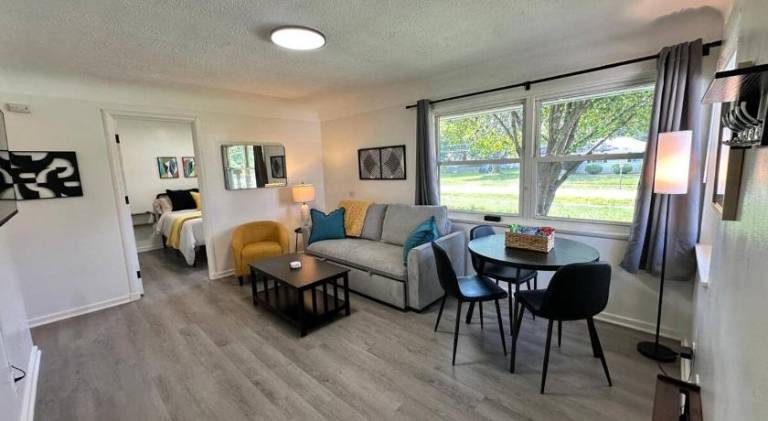 Charming house | Pets allowed in Middleburg Heights, OH