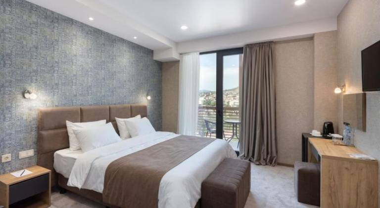 Apartment with patio | Close to Bridge of Peace | Pets are welcome in Tbilisi