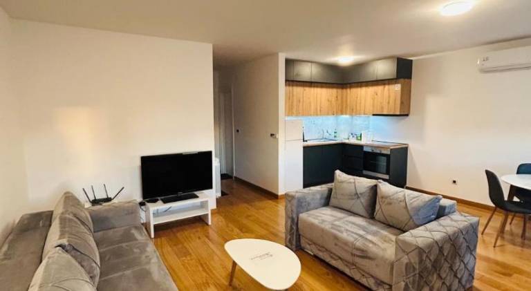 Apartment with yard & terrace | Perfect for remote work in Belgrade