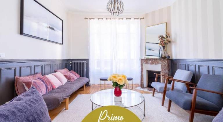Fully equipped spacious villa with garden, terrace & BBQ | Good for workation | Pets allowed in Versailles