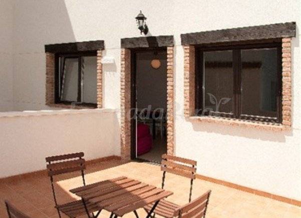 Cottage with patio & hot tub | City view | Pet-friendly — photo 4
