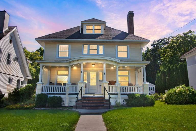 Family-oriented lovely house with garden & terrace | Pet-friendly in Lake George, NY