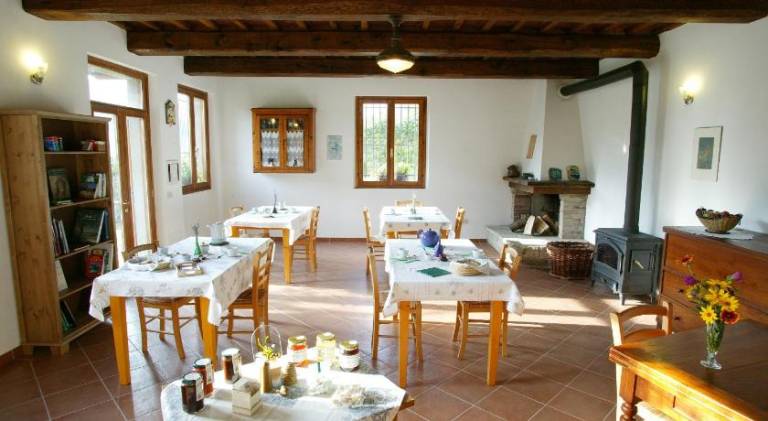 Farm with patio, garden & barbeque — photo 3