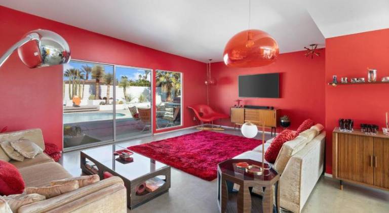 Designer Wexler Oasis with Saltwater Pool & Spa — photo 2