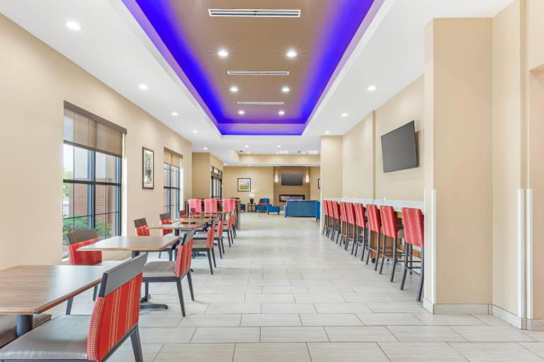 Comfort Suites Greensboro-High Point — photo 3