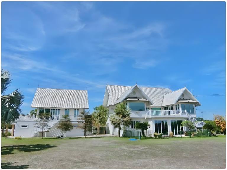 Resort Tha Khai