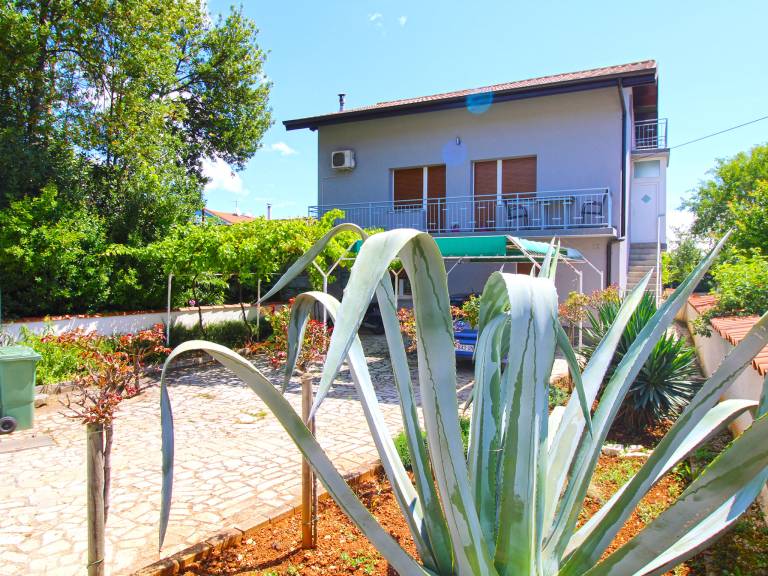 Pleasant holiday apartment | Pets are welcome in Pula