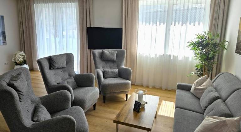 Holiday apartment with garden & patio — photo 4