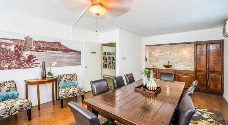 Holiday apartment with hot tub & pool | Next to Waikīkī Aquarium | Close to the beach | Pets are welcome — photo 4