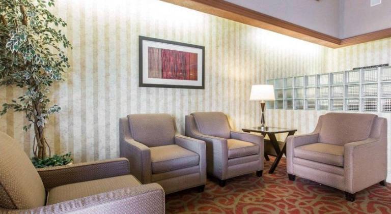 Comfort Suites Palm Desert I-10 — photo 3
