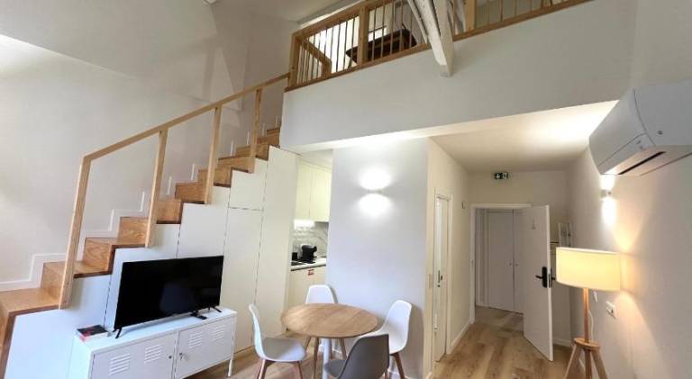 Apartment with yard & terrace | Next to Monastery of Santa Cruz in Coimbra