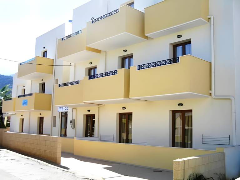 Holiday apartment with patio & pool in Hersonissos