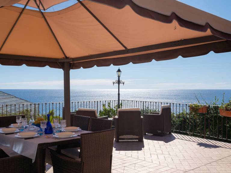 Holiday apartment with terrace, barbecue & garden | Sea view — photo 4