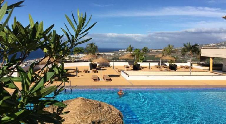 Holiday apartment with pool in Adeje