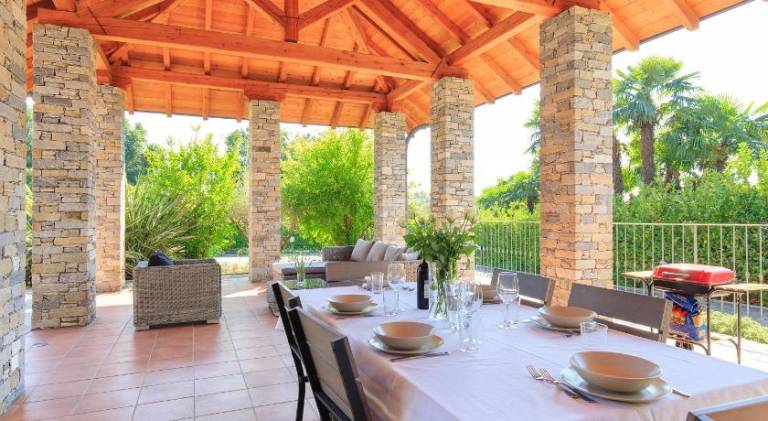 Villa with hot tub & pool — photo 4