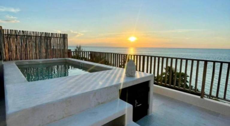 Breathtaking Ocean Vista Penthouse with Private Pool in Isla Holbox
