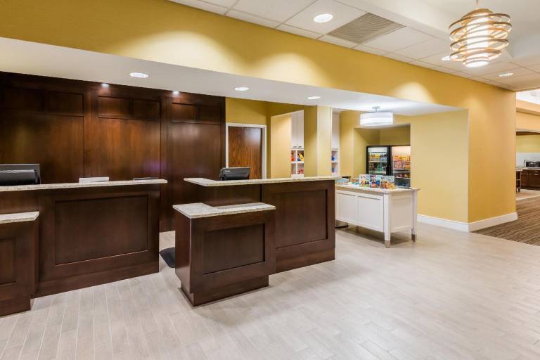 Larkspur Landing Extended Stay Suites St. Louis Riverport- Airport West — photo 4