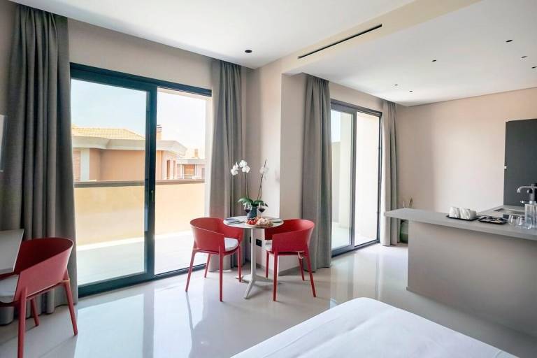 Apartment with garden, terrace & jacuzzi — photo 2