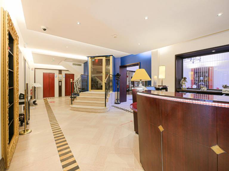 Hotel Waldorf Trocadero Tour Eiffel — photo 3