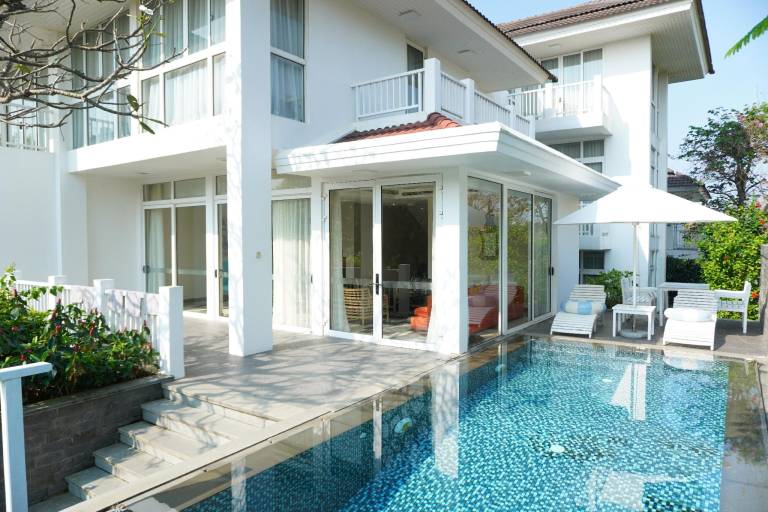 Villa with pool & garden — photo 5