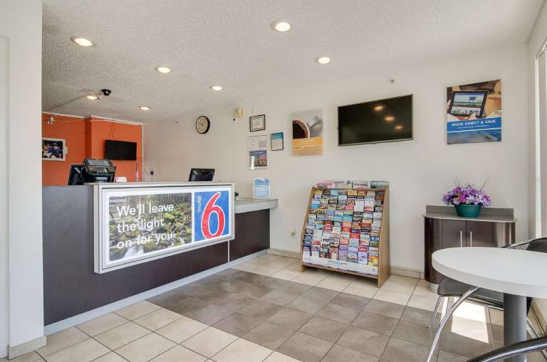 Motel 6 Tacoma, WA - South — photo 3
