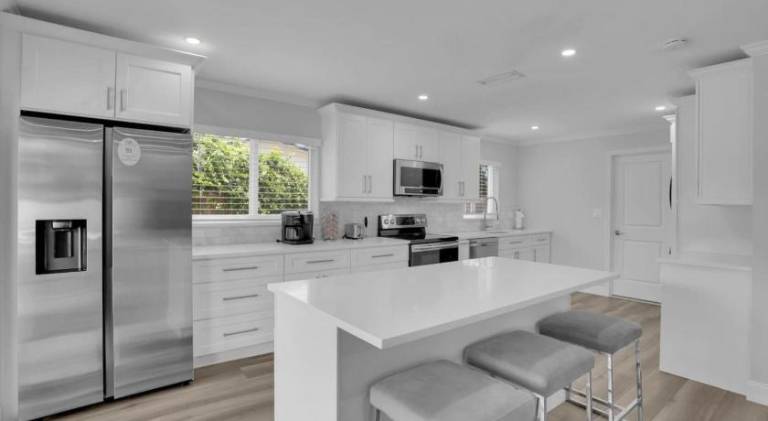 House with jacuzzi & pool | Pet-friendly — photo 4