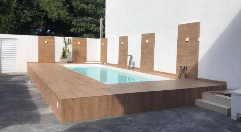 House with pool — photo 3