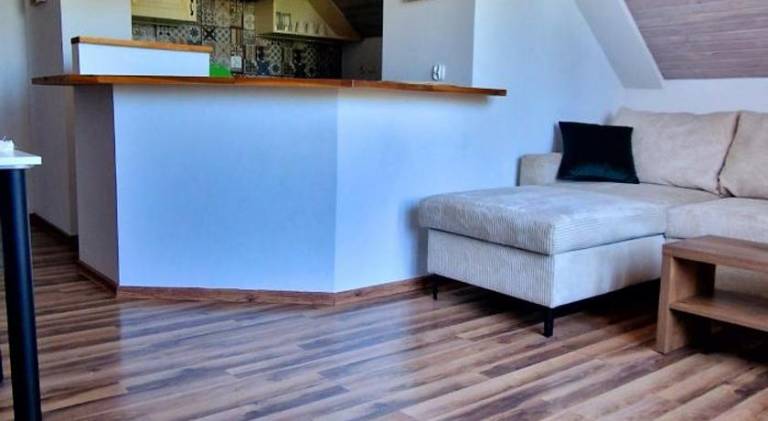 Apartment with barbecue, patio & yard — photo 3