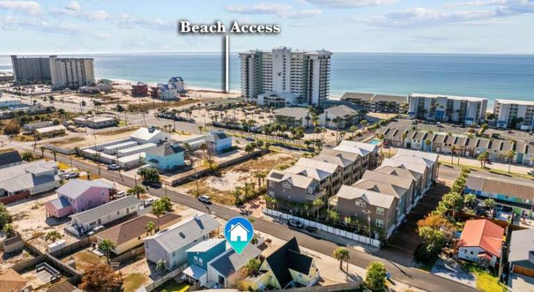 Fully equipped beautiful house with patio & yard | Beach nearby | Pets allowed — photo 3
