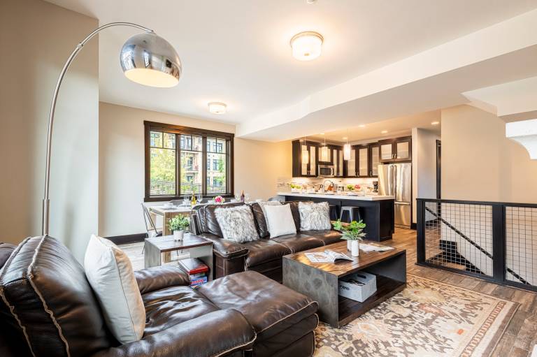 Modern Townhome with Free Shuttle, Private Hot Tub & Community Amenities! Pet-Friendly in Park City, UT