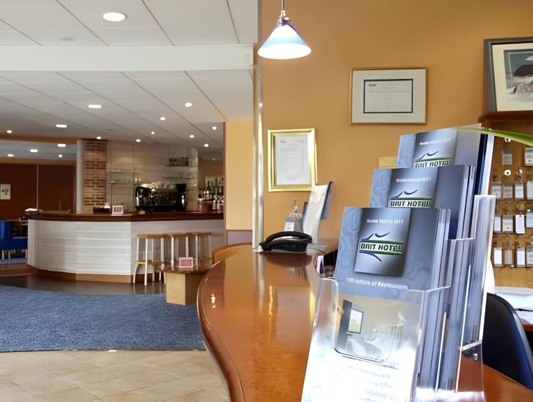 Brit Hotel Saint Malo – Le Transat — photo 3