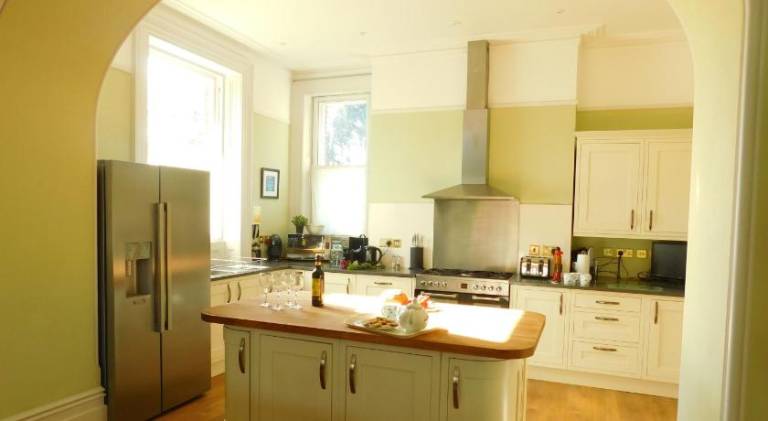 Substantial 6 bed House in Christchurch Dorset — photo 5