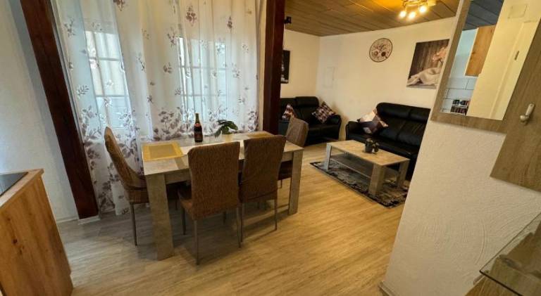 Rental apartment with patio — photo 2