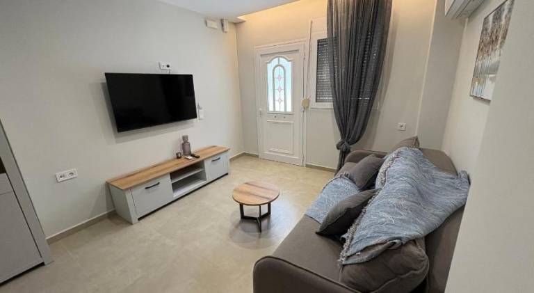 Rental apartment with patio in Katerini